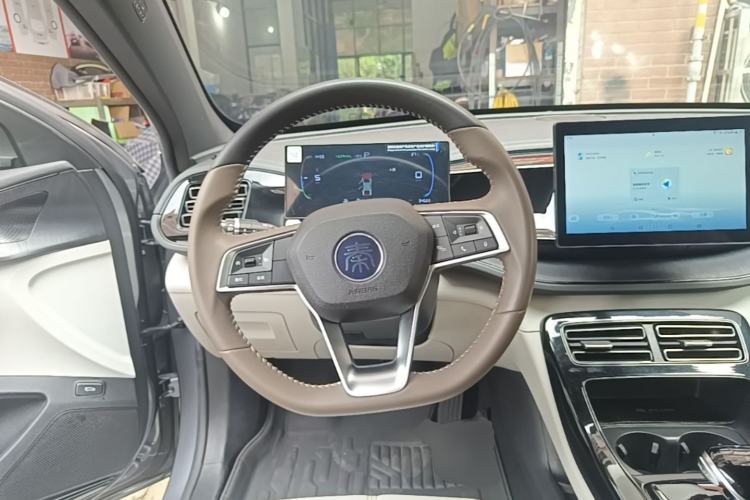 Used BYD Qin PLUS 2024 HONOR Edition DM-i 55KM Leading Model Steering Wheel