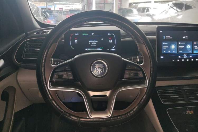 Used BYD Qin PLUS 2024 Honor Edition EV 510KM Leading Model Steering Wheel