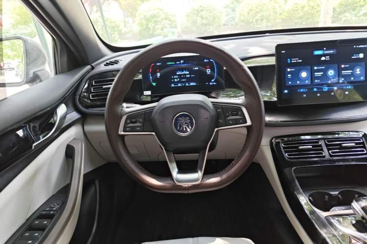 Used BYD Qin PLUS 2024 HONOR Edition DM-i 55KM Leading Model Steering Wheel
