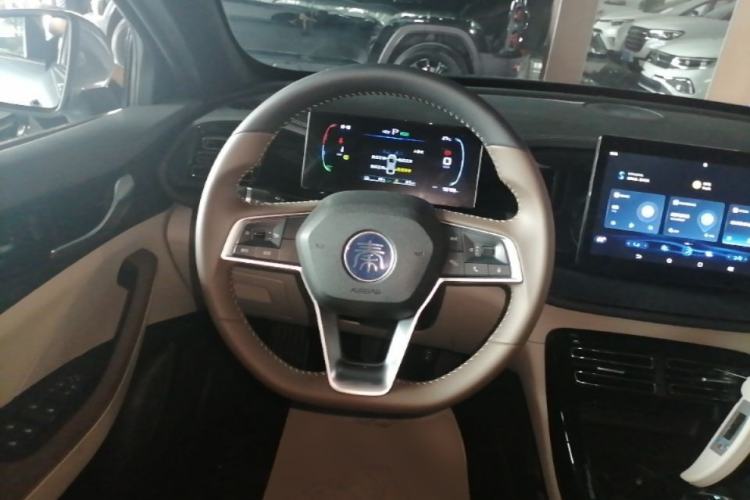 Used BYD Qin PLUS 2024 HONOR Edition DM-i 55KM Leading Model Steering Wheel