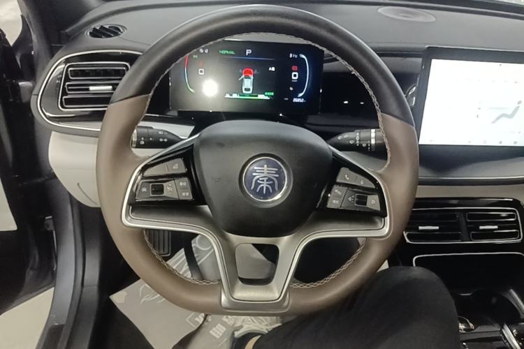 Used BYD Qin PLUS 2024 Honor Edition EV 420KM Leading Model Steering Wheel