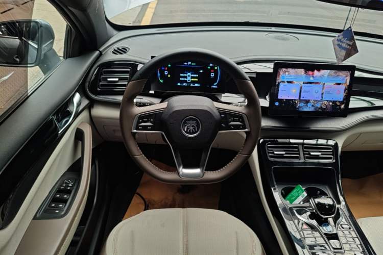 Used BYD Qin PLUS 2024 HONOR Edition DM-i 55KM Leading Model Steering Wheel