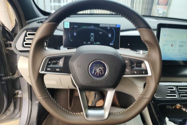Used BYD Qin PLUS 2024 HONOR Edition DM-i 55KM Leading Model Steering Wheel