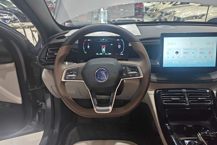 Used BYD Qin PLUS 2024 HONOR Edition DM-i 55KM Leading Model Steering Wheel