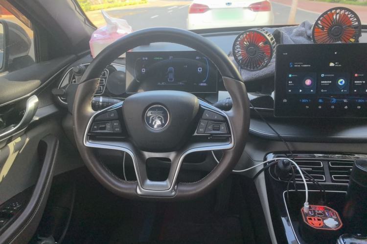 Used BYD Qin PLUS 2024 Honor Edition EV 420KM Leading Model Steering Wheel