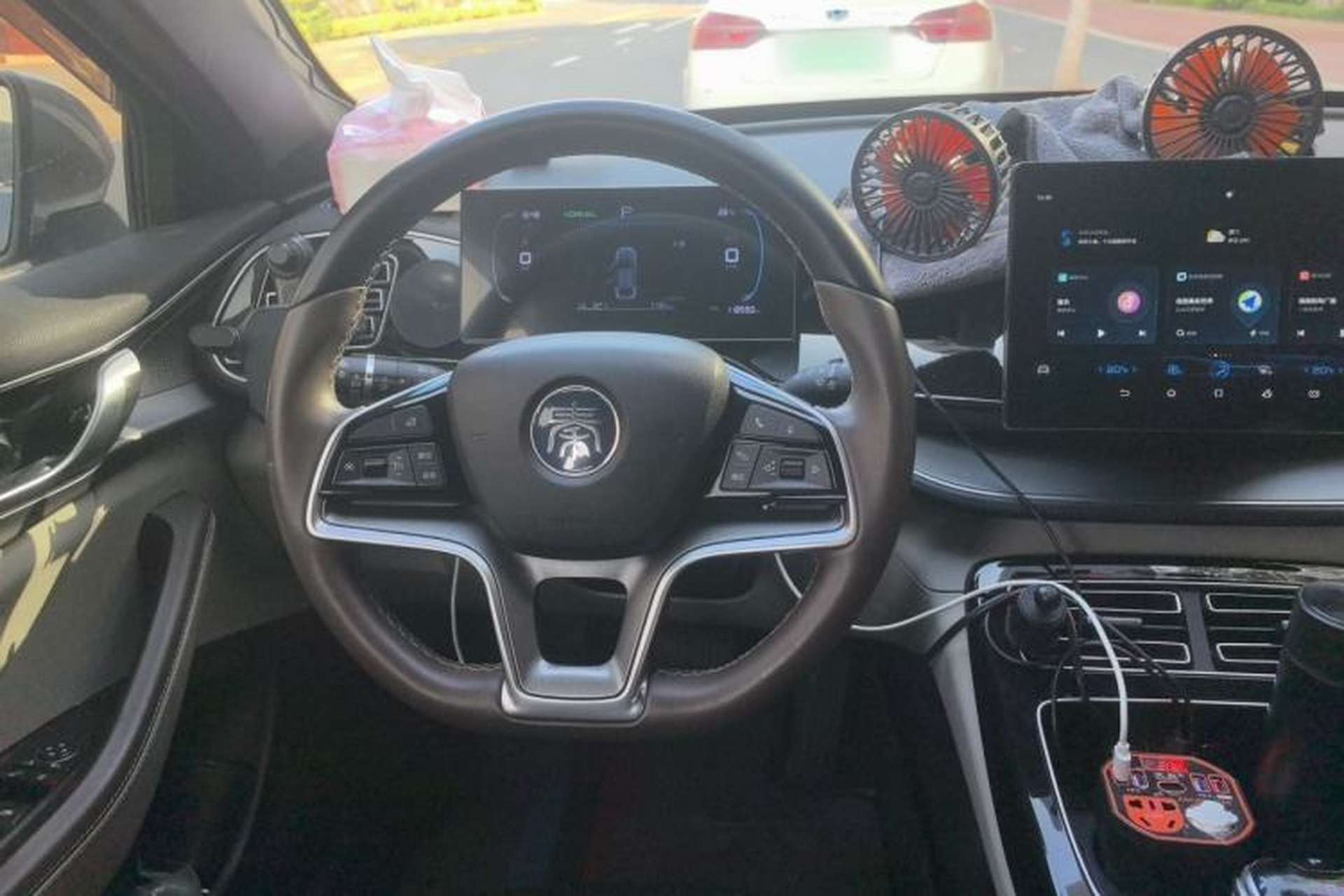 Used BYD Qin PLUS 2024 Honor Edition EV 420KM Leading Model Steering Wheel