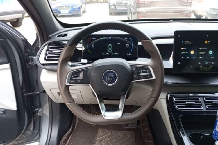 Used BYD Qin PLUS 2024 HONOR Edition DM-i 55KM Leading Model Steering Wheel
