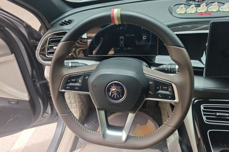 Used BYD Qin PLUS 2024 HONOR Edition DM-i 120KM Leading Model Steering Wheel