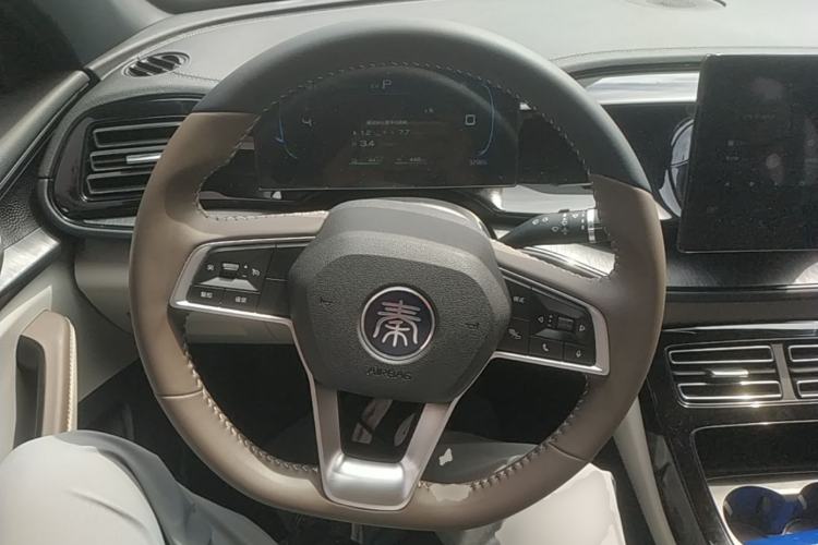 Used BYD Qin PLUS 2024 HONOR Edition DM-i 55KM Leading Model Steering Wheel