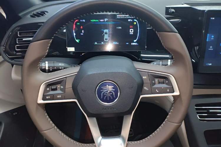 Used BYD Qin PLUS 2024 HONOR Edition DM-i 55KM Leading Model Steering Wheel