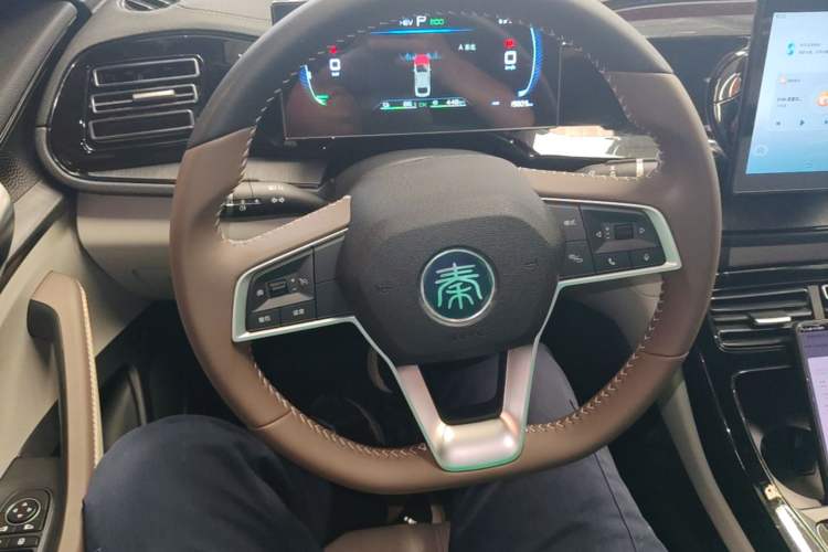 Used BYD Qin PLUS 2024 HONOR Edition DM-i 55KM Leading Model Steering Wheel