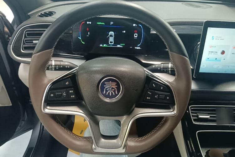 Used BYD Qin PLUS 2024 Honor Edition EV 510KM Leading Model Steering Wheel