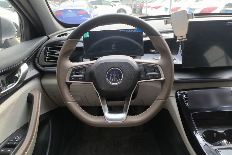 Used BYD Qin PLUS 2024 HONOR Edition DM-i 55KM Leading Model Steering Wheel