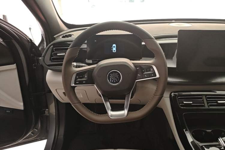 Used BYD Qin PLUS 2024 HONOR Edition DM-i 55KM Leading Model Steering Wheel