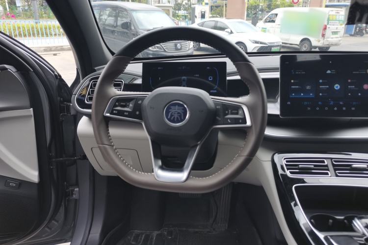 Used BYD Qin PLUS 2024 HONOR Edition DM-i 55KM Beyond Model Steering Wheel