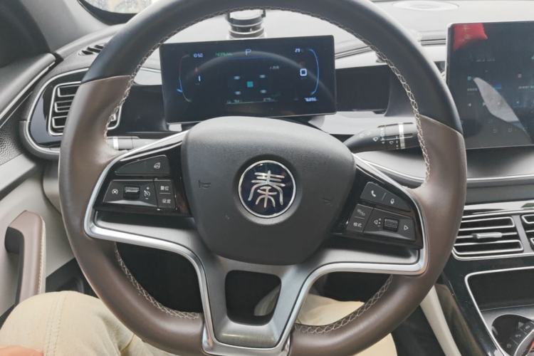 Used BYD Qin PLUS 2024 Honor Edition EV 510KM Leading Model Steering Wheel