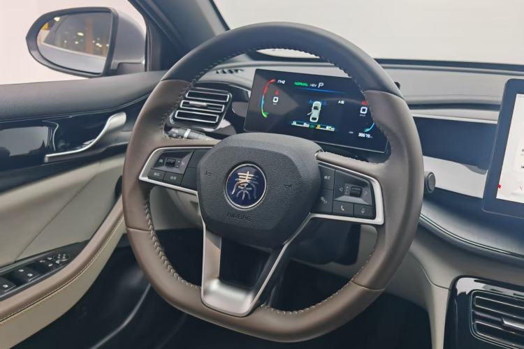 Used BYD Qin PLUS 2024 HONOR Edition DM-i 55KM Leading Model Steering Wheel