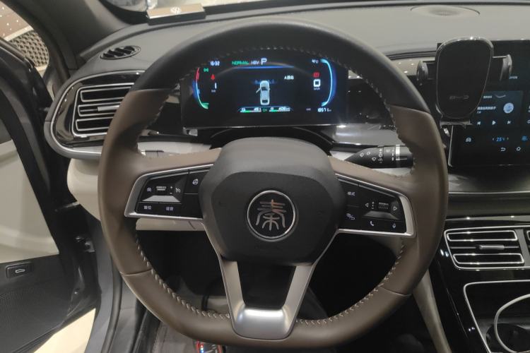 Used BYD Qin PLUS 2024 HONOR Edition DM-i 120KM Leading Model Steering Wheel