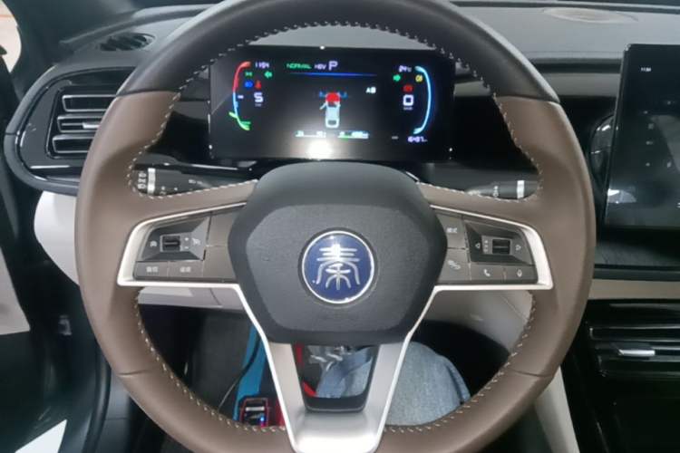 Used BYD Qin PLUS 2024 HONOR Edition DM-i 55KM Leading Model Steering Wheel