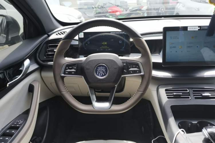 Used BYD Qin PLUS 2024 HONOR Edition DM-i 55KM Leading Model Steering Wheel