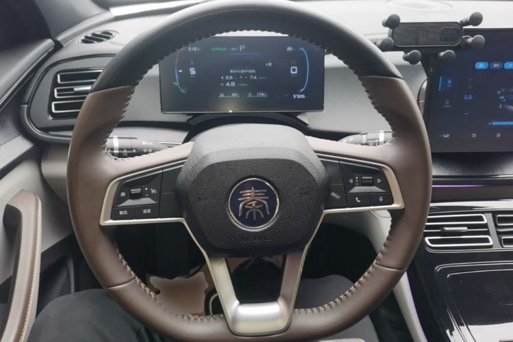 Used BYD Qin PLUS 2024 HONOR Edition DM-i 55KM Leading Model Steering Wheel