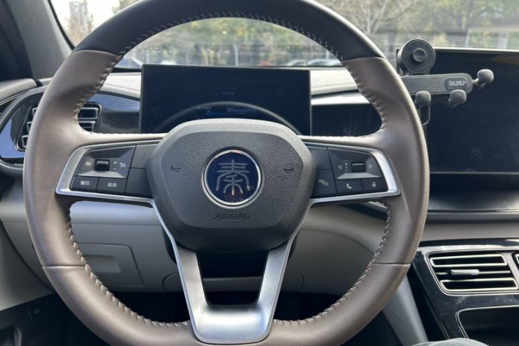 Used BYD Qin PLUS 2024 HONOR Edition DM-i 55KM Leading Model Steering Wheel