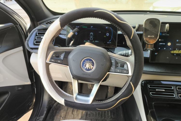 Used BYD Qin PLUS 2024 HONOR Edition DM-i 55KM Leading Model Steering Wheel