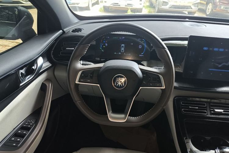 Used BYD Qin PLUS 2024 HONOR Edition DM-i 55KM Leading Model Steering Wheel