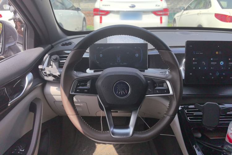 Used BYD Qin PLUS 2024 HONOR Edition DM-i 55KM Leading Model Steering Wheel