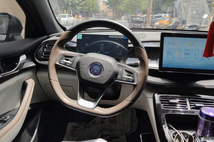 Used BYD Qin PLUS 2024 HONOR Edition DM-i 55KM Leading Model Steering Wheel