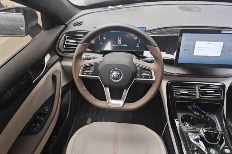 Used BYD Qin PLUS 2024 HONOR Edition DM-i 55KM Leading Model Steering Wheel
