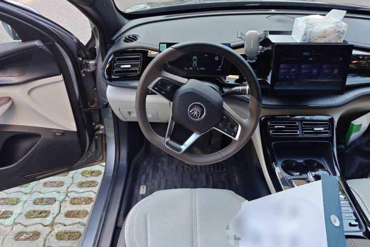 Used BYD Qin PLUS 2024 HONOR Edition DM-i 55KM Leading Model Steering Wheel