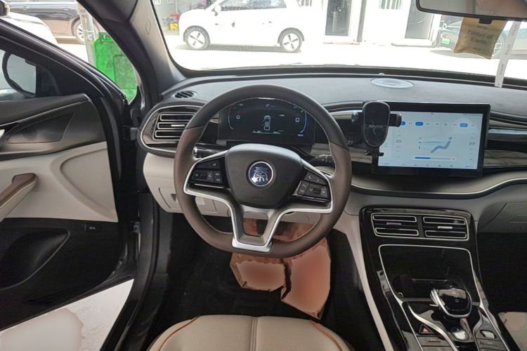 Used BYD Qin PLUS 2024 Honor Edition EV 420KM Leading Model Steering Wheel