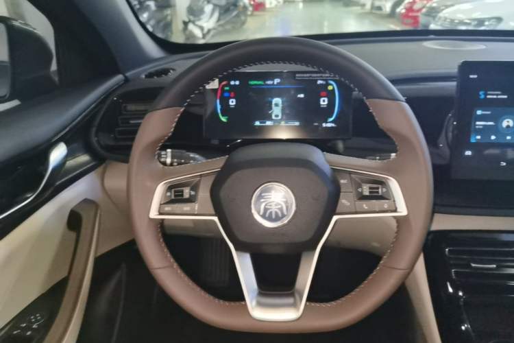 Used BYD Qin PLUS 2024 HONOR Edition DM-i 55KM Leading Model Steering Wheel