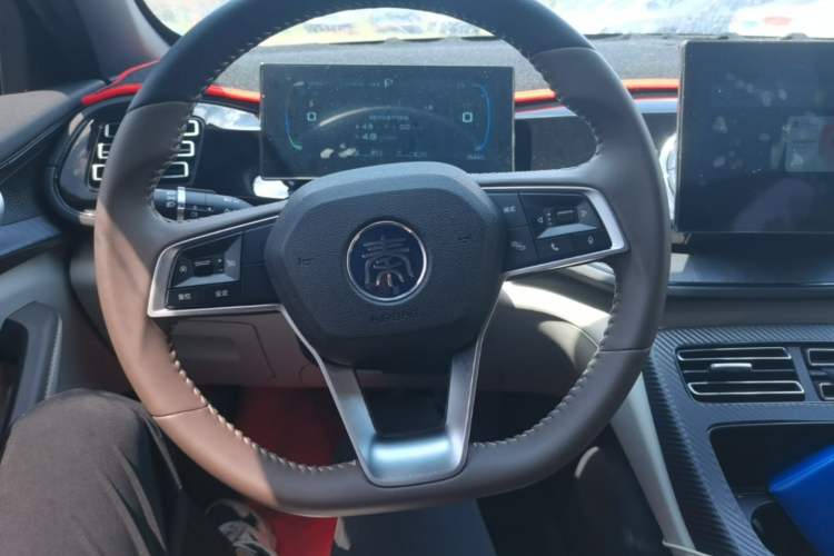 Used BYD Qin PLUS 2024 HONOR Edition DM-i 55KM Leading Model Steering Wheel