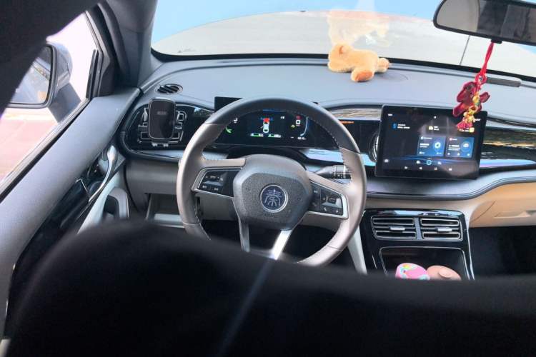 Used BYD Qin PLUS 2024 HONOR Edition DM-i 55KM Leading Model Steering Wheel