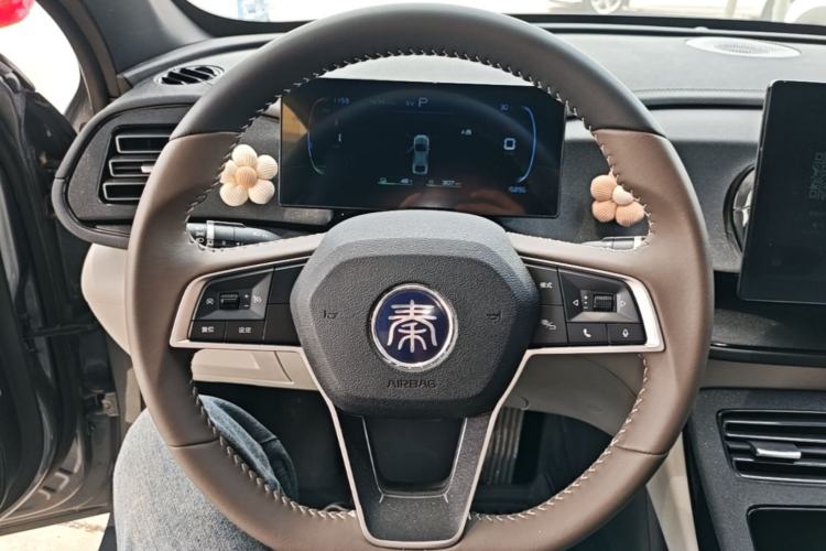 Used BYD Qin PLUS 2024 HONOR Edition DM-i 55KM Leading Model Steering Wheel