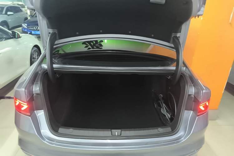 Used BYD Qin PLUS 2024 HONOR Edition DM-i 120KM Leading Model Trunk