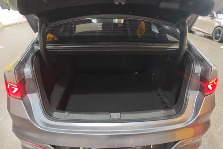 Used BYD Qin PLUS 2024 HONOR Edition DM-i 55KM Beyond Model Trunk
