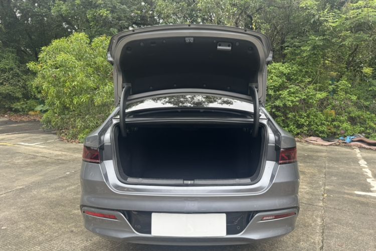 Used BYD Qin PLUS 2024 Honor Edition EV 510KM Leading Model Trunk