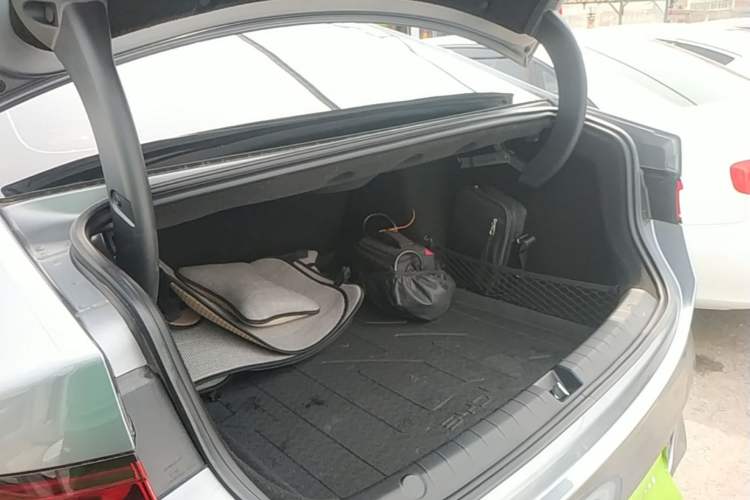 Used BYD Qin PLUS 2024 HONOR Edition DM-i 55KM Leading Model Trunk