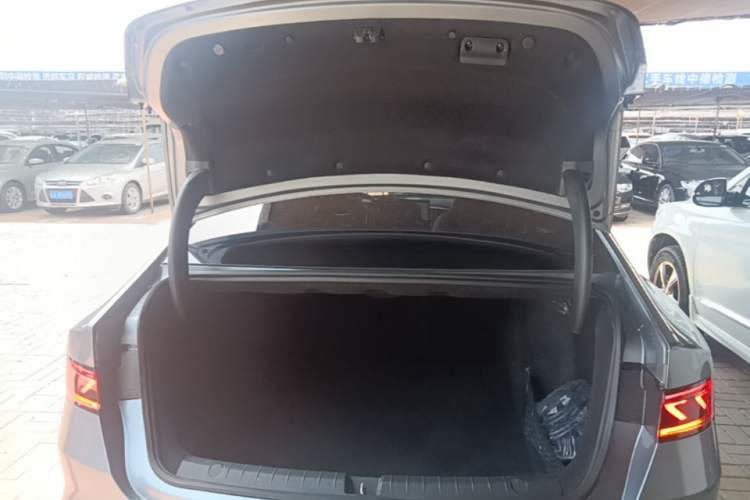 Used BYD Qin PLUS 2024 HONOR Edition DM-i 55KM Leading Model Trunk