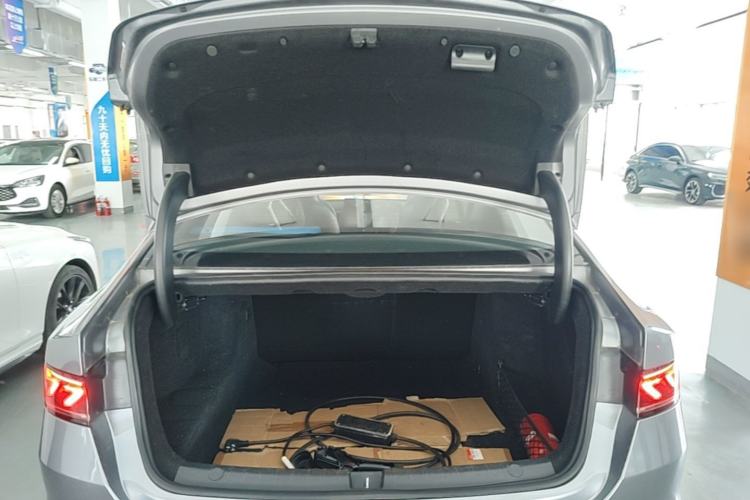 Used BYD Qin PLUS 2024 HONOR Edition DM-i 55KM Leading Model Trunk