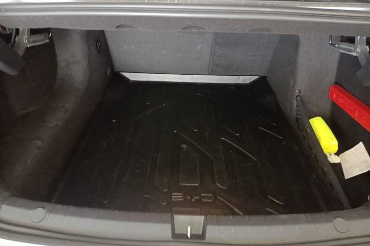 Used BYD Qin PLUS 2024 HONOR Edition DM-i 55KM Leading Model Trunk