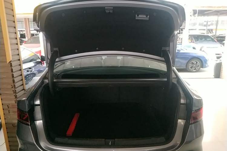 Used BYD Qin PLUS 2024 HONOR Edition DM-i 55KM Leading Model Trunk