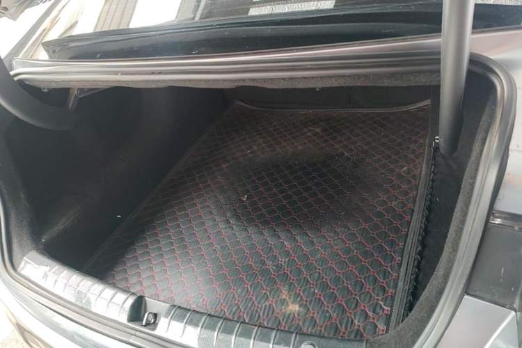 Used BYD Qin PLUS 2024 HONOR Edition DM-i 55KM Leading Model Trunk