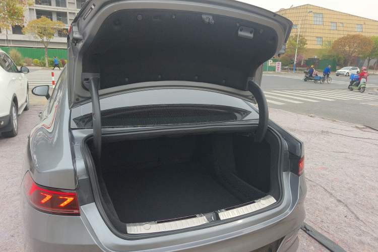 Used BYD Qin PLUS 2024 HONOR Edition DM-i 55KM Leading Model Trunk