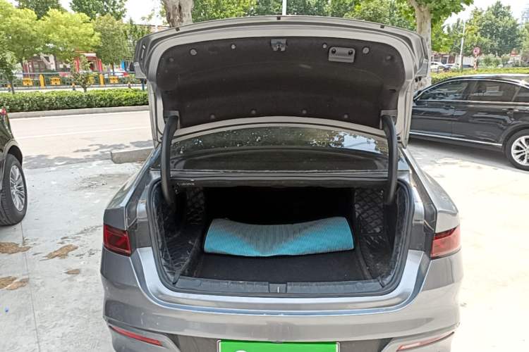 Used BYD Qin PLUS 2024 HONOR Edition DM-i 55KM Leading Model Trunk