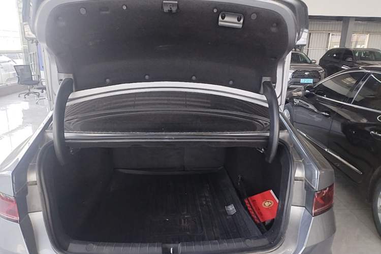 Used BYD Qin PLUS 2024 HONOR Edition DM-i 55KM Leading Model Trunk