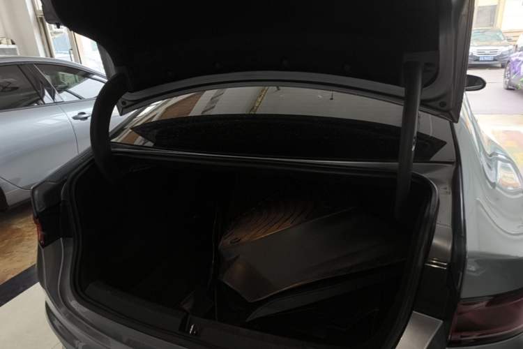Used BYD Qin PLUS 2024 HONOR Edition DM-i 55KM Leading Model Trunk